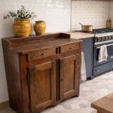 Antique pine sideboard from the 1920s/1930s.