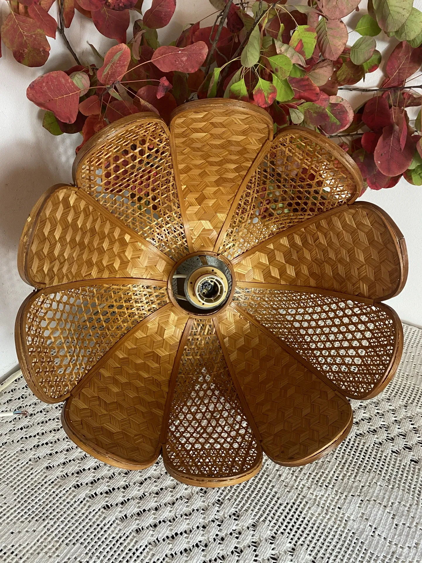 Suspension made of rattan and wicker