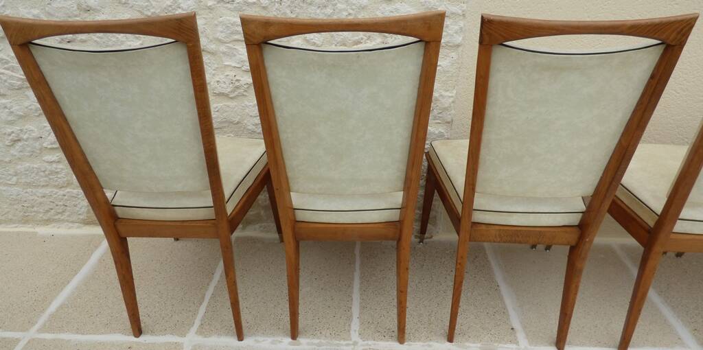 6 Vintage chairs in white beige imitation leather and solid wood with brass legs