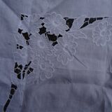 Nappe festonnée  brodée