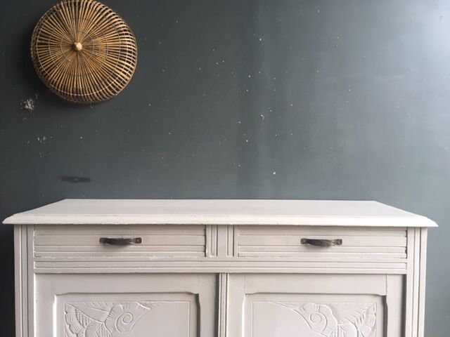 Parisian dove buffet