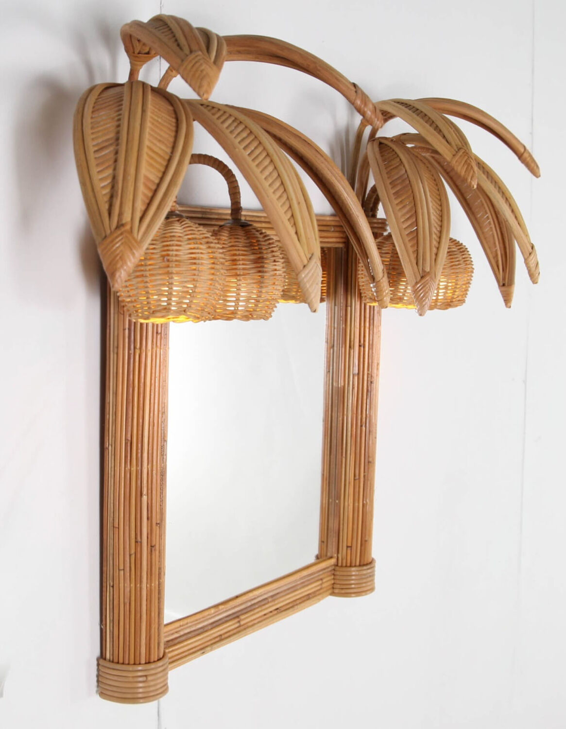 Lighted mirror in rattan 100x80cm