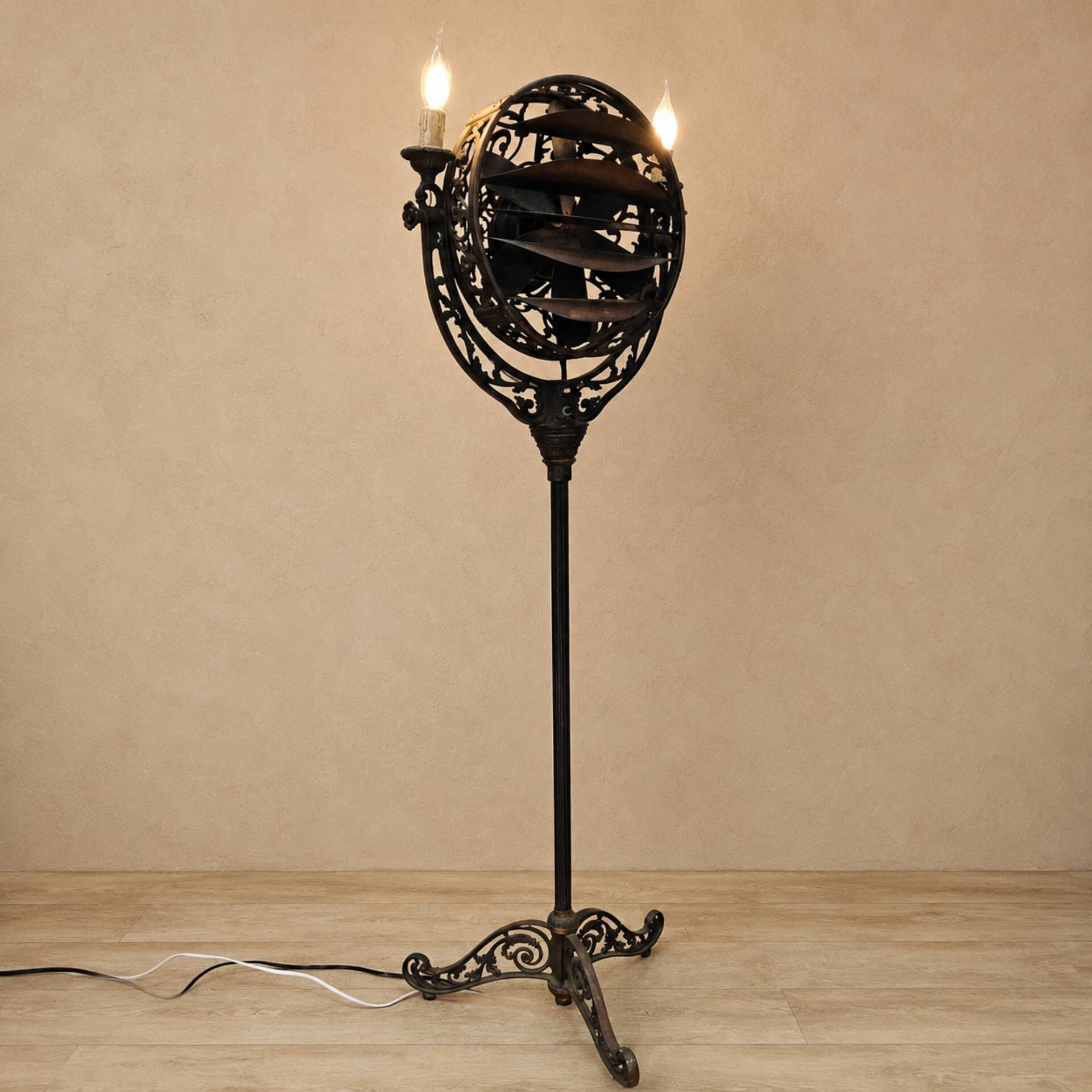Antique Art Nouveau floor lamp with fan "Luminaire"