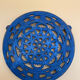 Dessous de plat bleu en fonte motif géometique decotec made in France