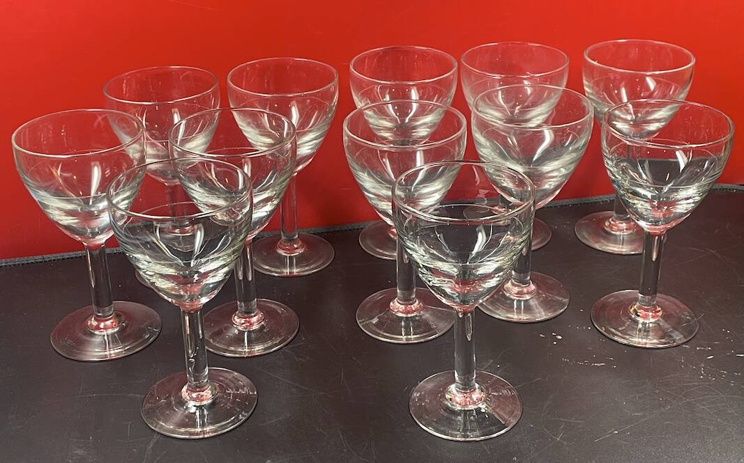 Lot of 12 old aperitif or wine glasses - bistro early 20th century