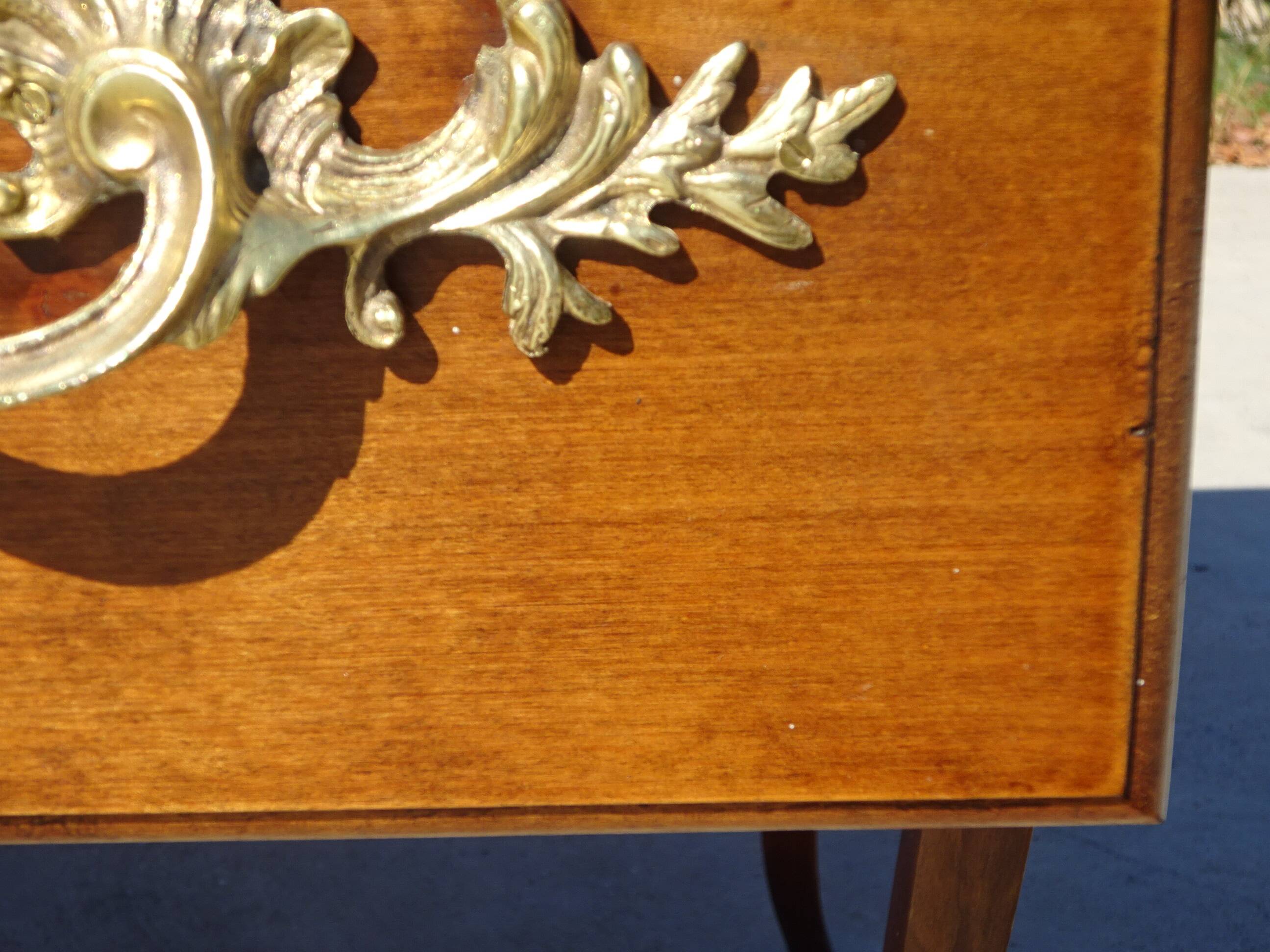 Commode 2 tiroirs de style Louis XV