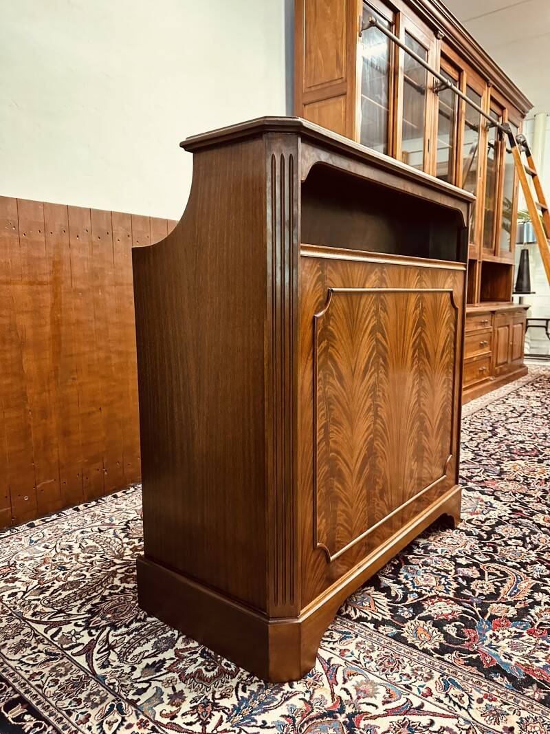 Antique English Chesterfield mahogany bar with bar stools
