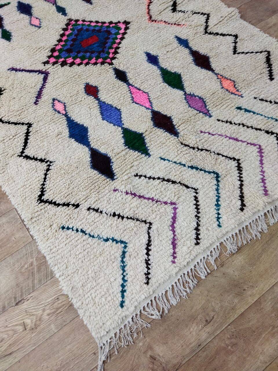 Handcrafted Moroccan Berber Rug 236 X 152 CM