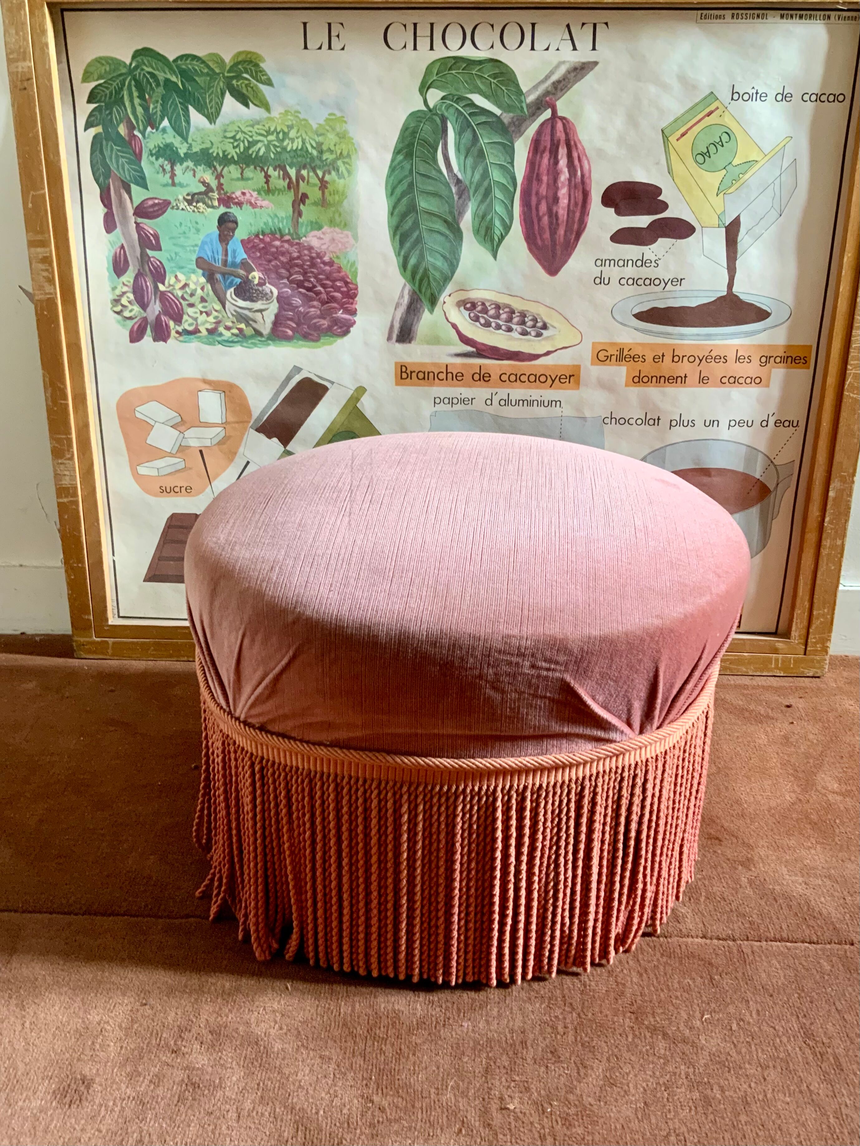 Vintage fringed pouf