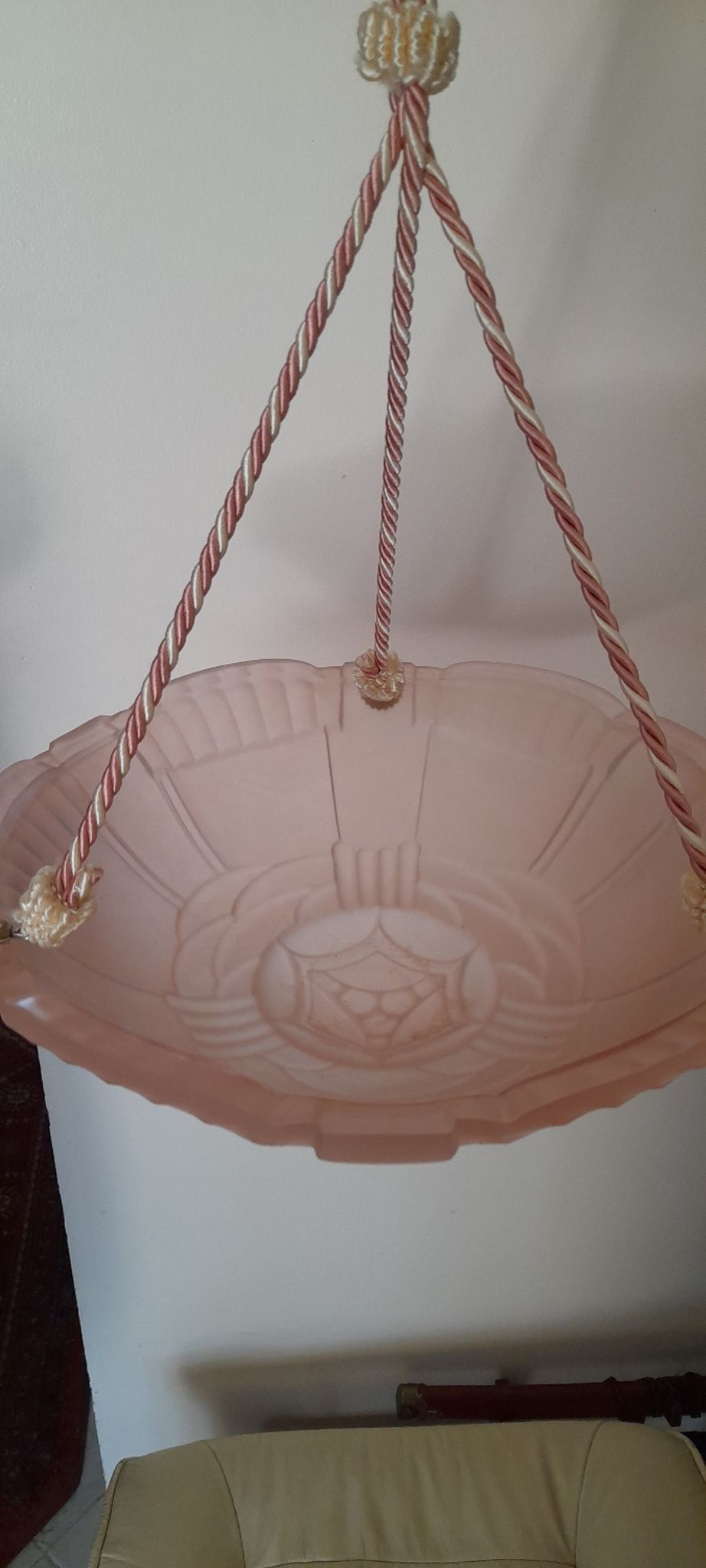 Art Deco style washbasin suspension in pale pink frosted glass