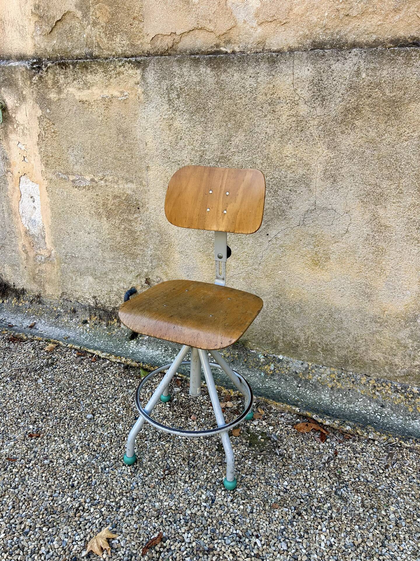 Chaise d’atelier vintage