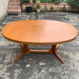 Baumann oval dining table