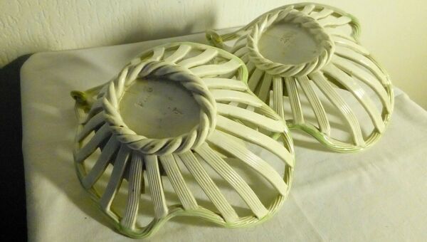 Coupelles en barbotine faience fine faience tressee