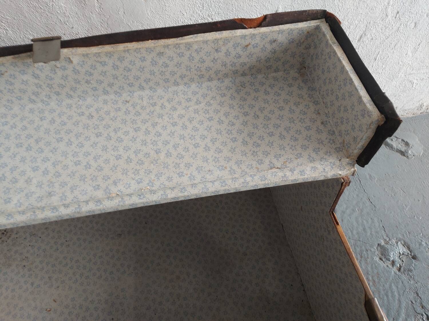 Late 19th century travel trunk