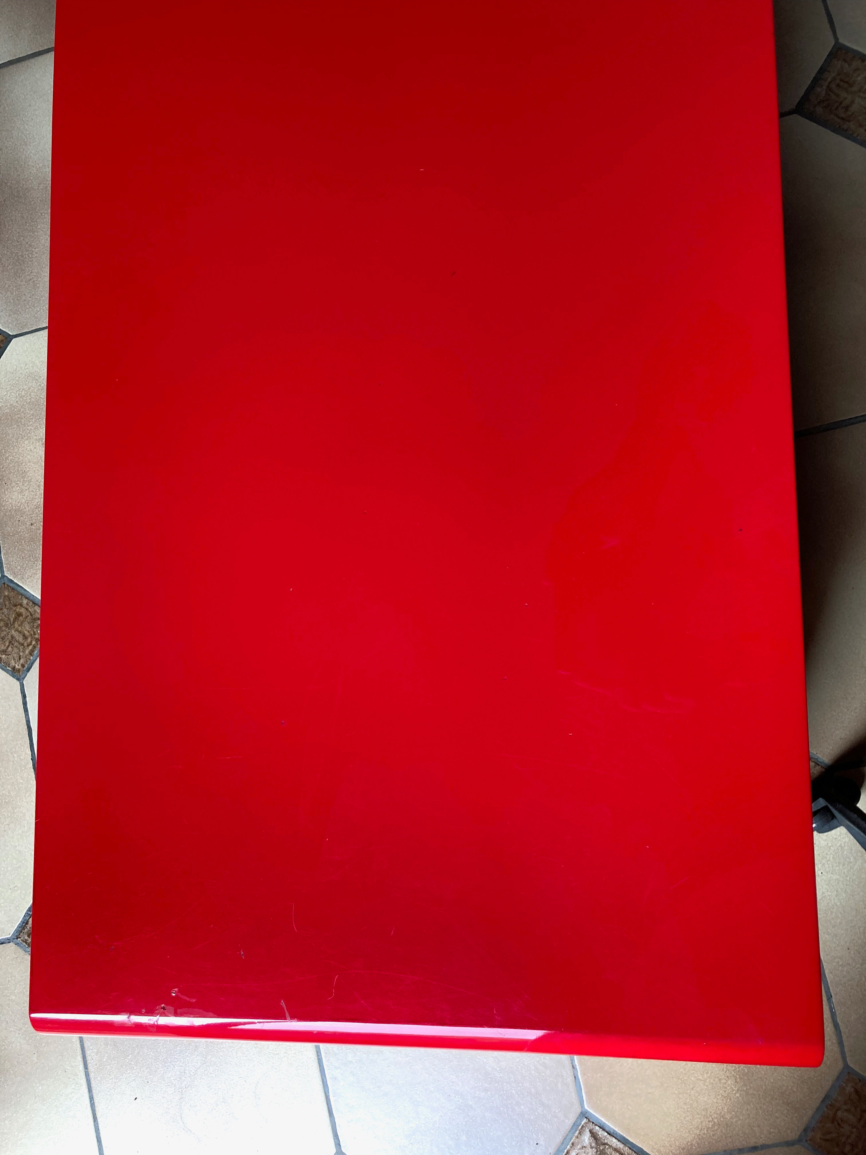 Lacquered red tv cabinet