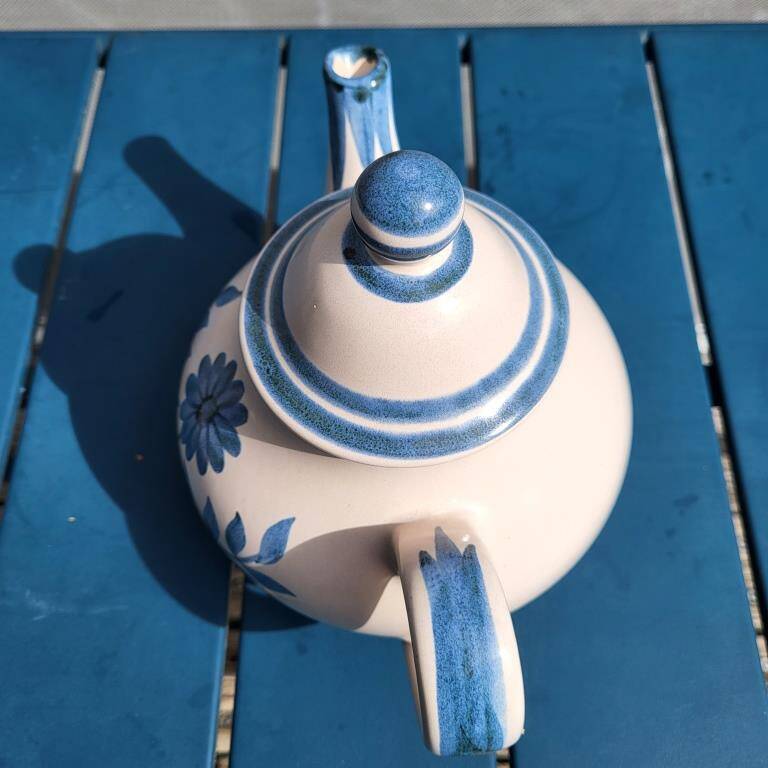 Théière Longchamp "Fleur bleue"