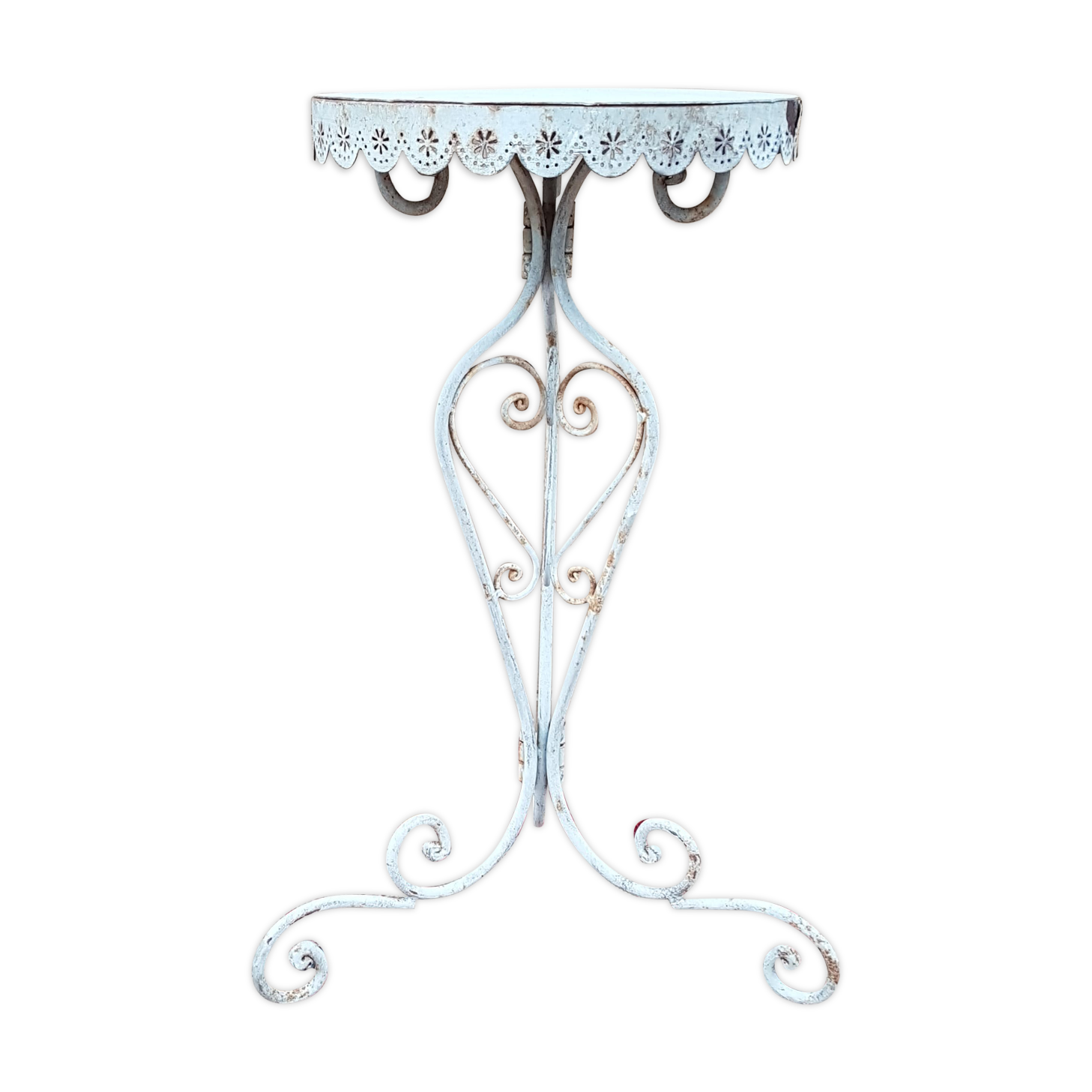 Former wrought iron outdoor harness