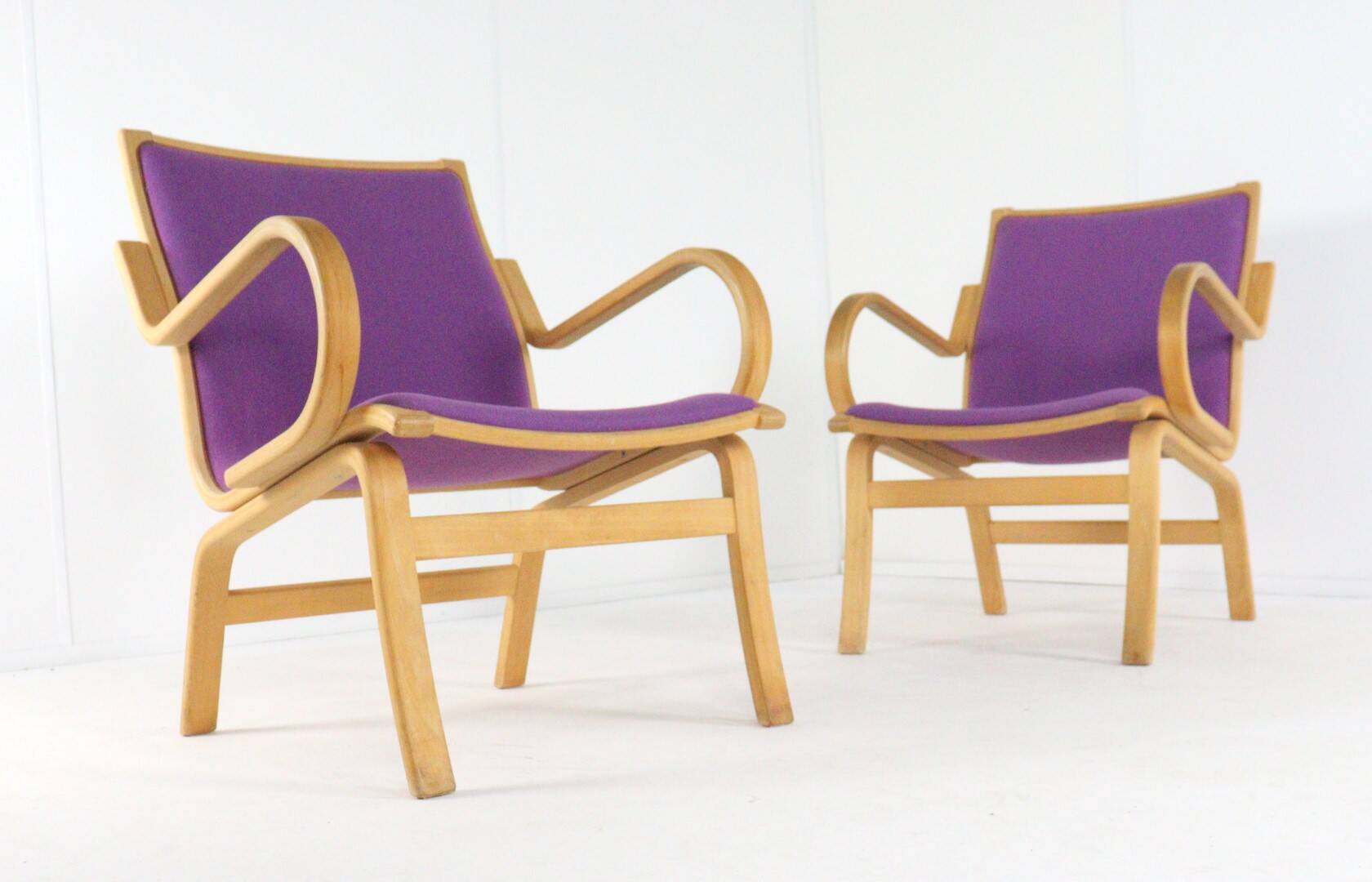 Vejle armchairs  'purple' |