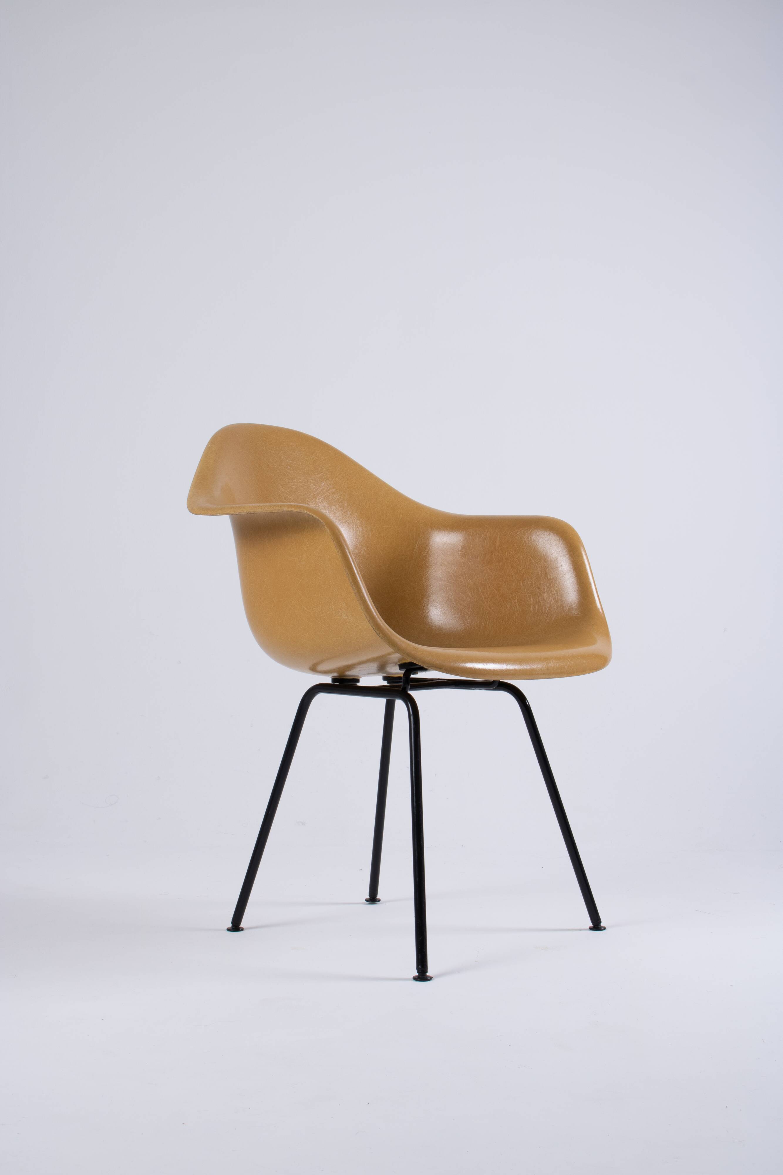 DAX Eames in fibreglass – Light Ochre – Herman Miller / Vitra – circa 19