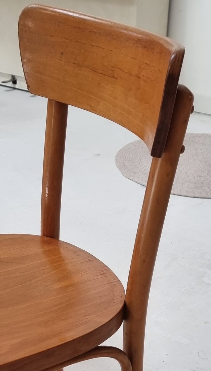 Chaises bistrot, milieu XXème