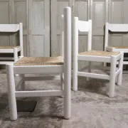 Set of 4 white rush dining chairs – Magistretti / Perriand style, 1970s