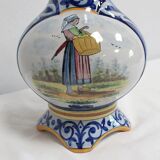 Paire de vases en faïence de quimper - fin xixe