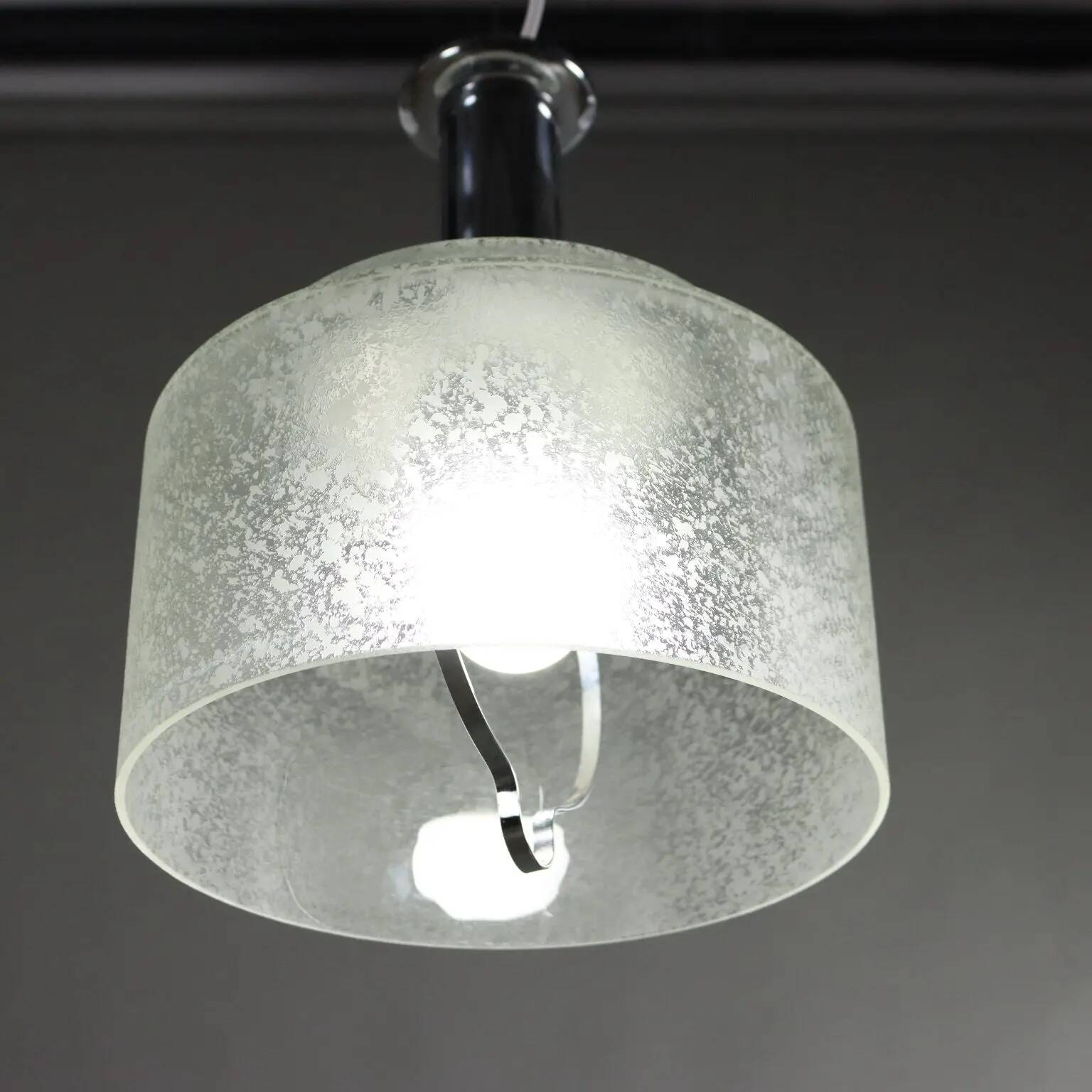 Suspension vintage en métal chromé et verre, Italie, années 1970