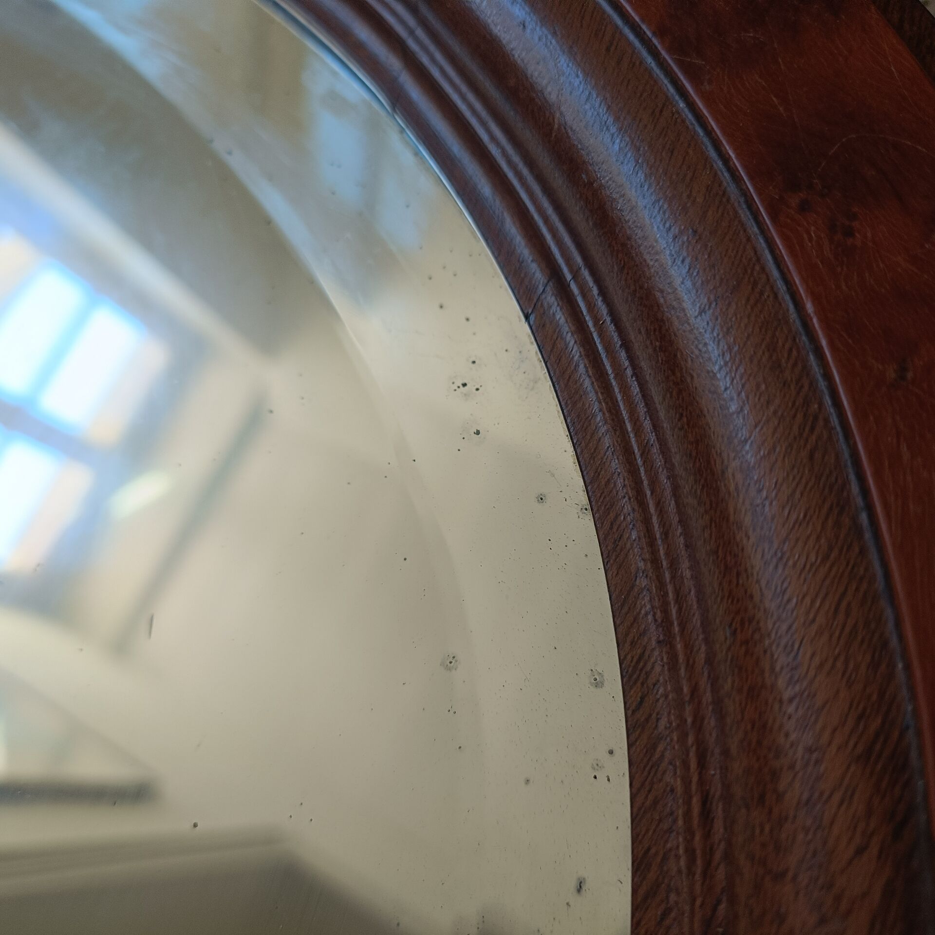 Miroir ovale biseauté Art Déco