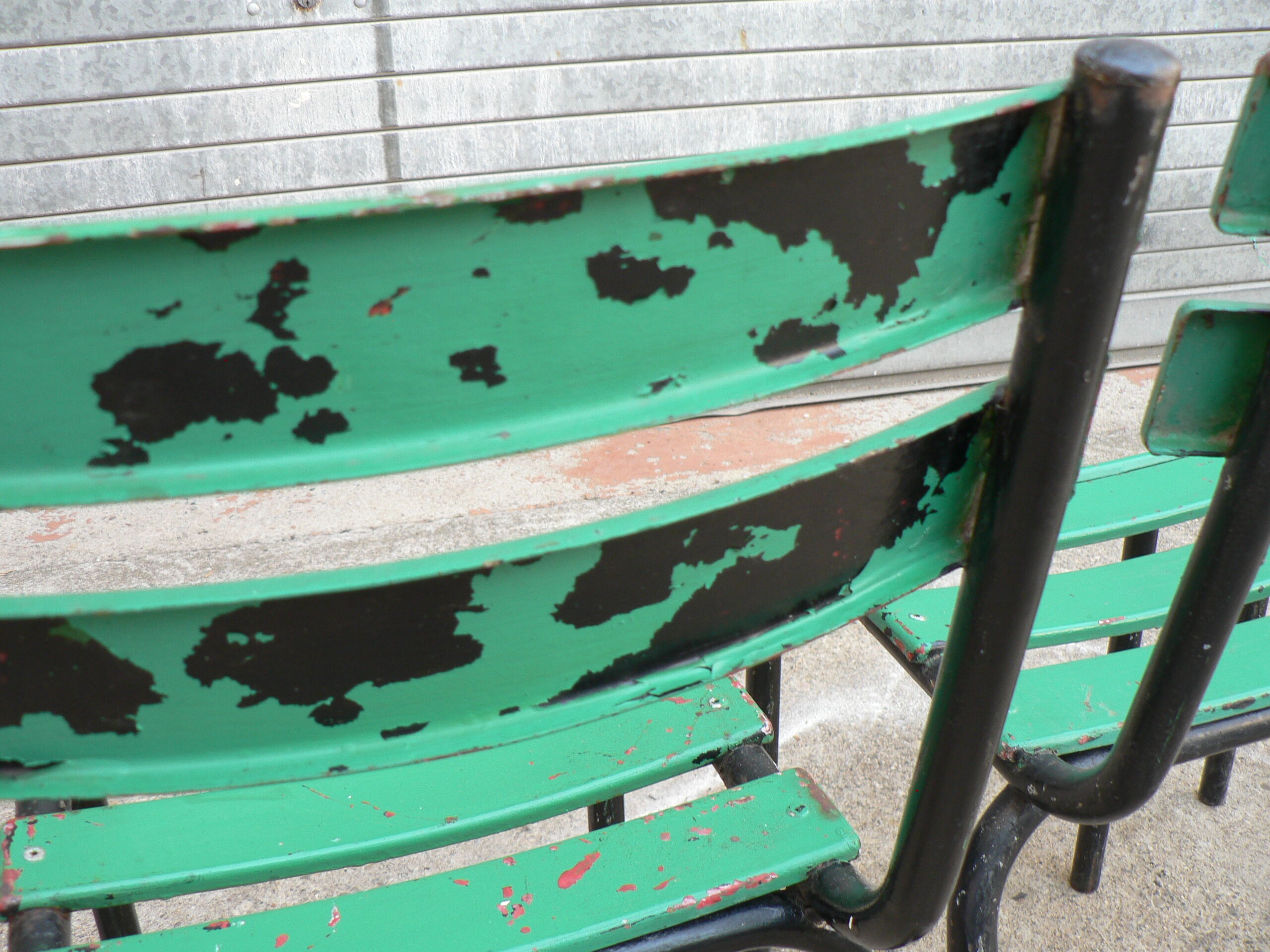 Lot of 4 garden chairs stackable