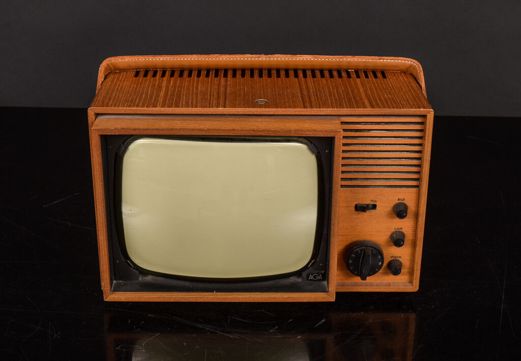 Vitage TV AGA 1960 TEAK Cabinet
