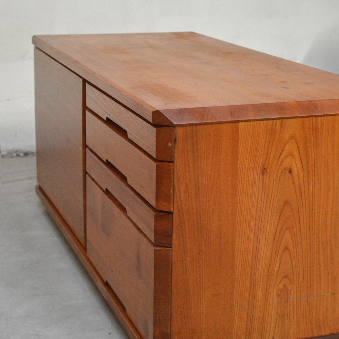 R40 sideboard by Pierre Chapo, 1970