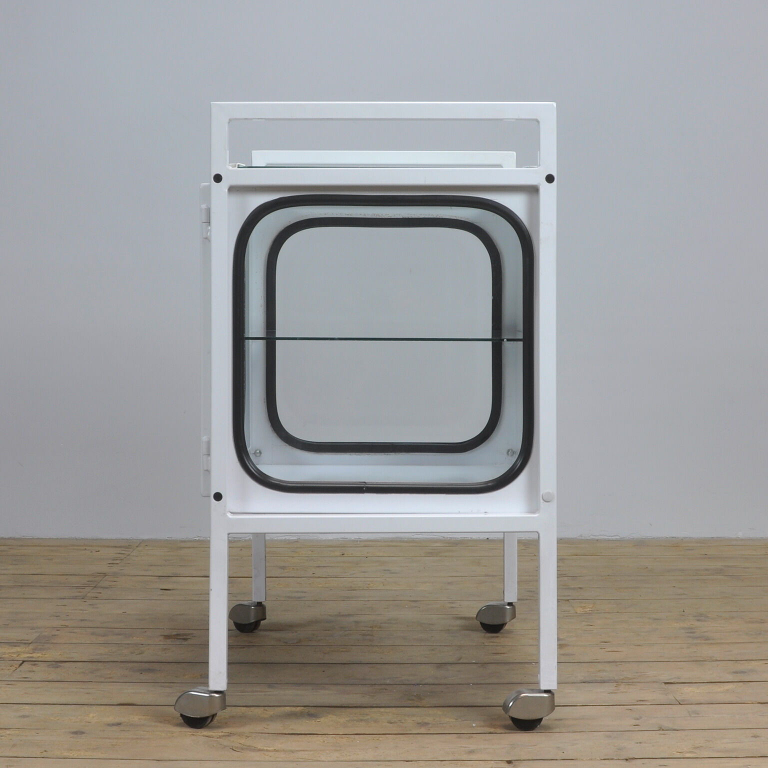Medical trolley, 1970