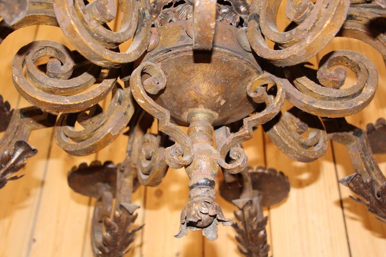 lustre en fer forgé XVIIIème XIXème aux armoiries