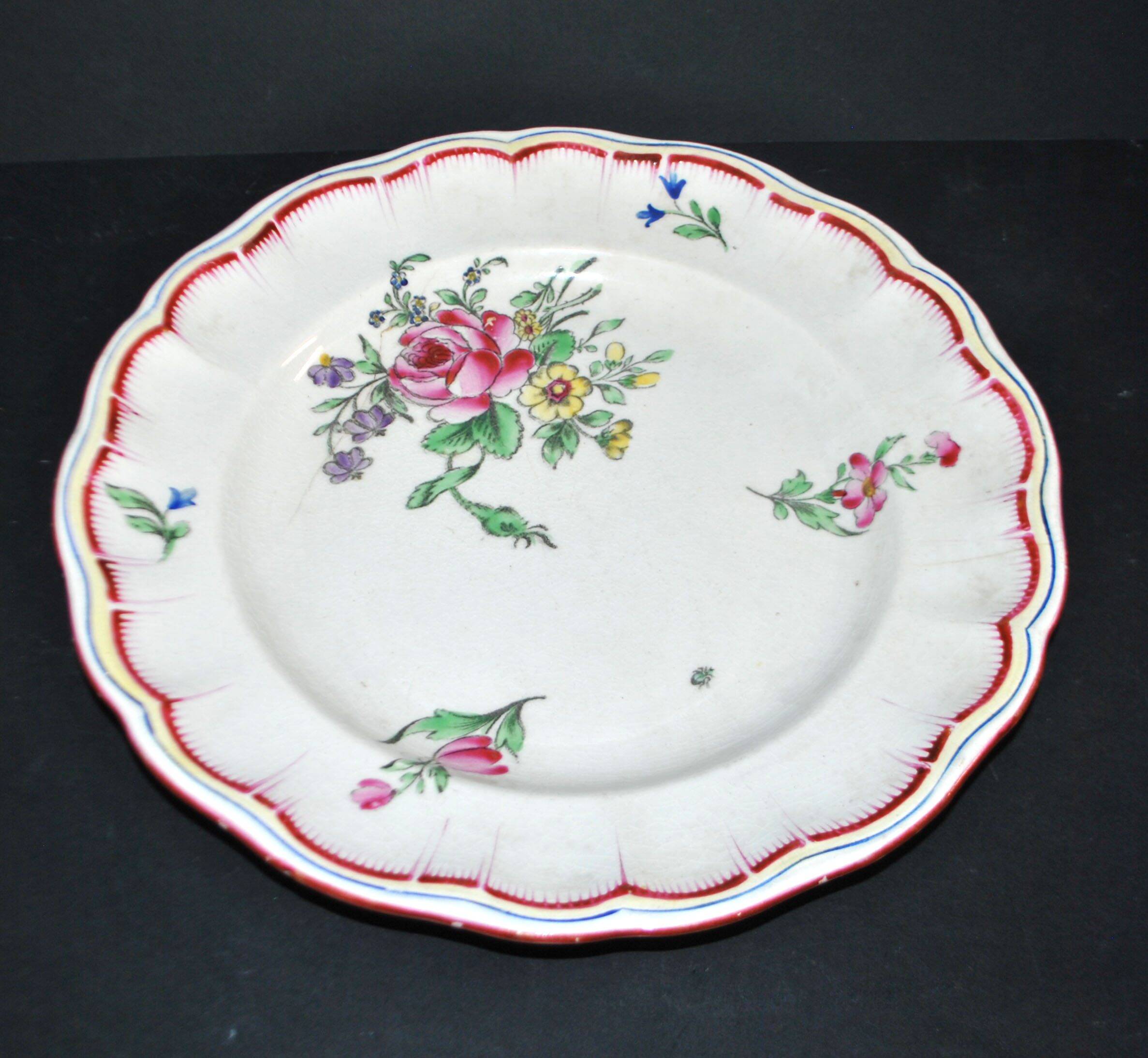 Assiette fleurie ancienne décor réverbère vieux Strasbourg en faïence KG Lunéville