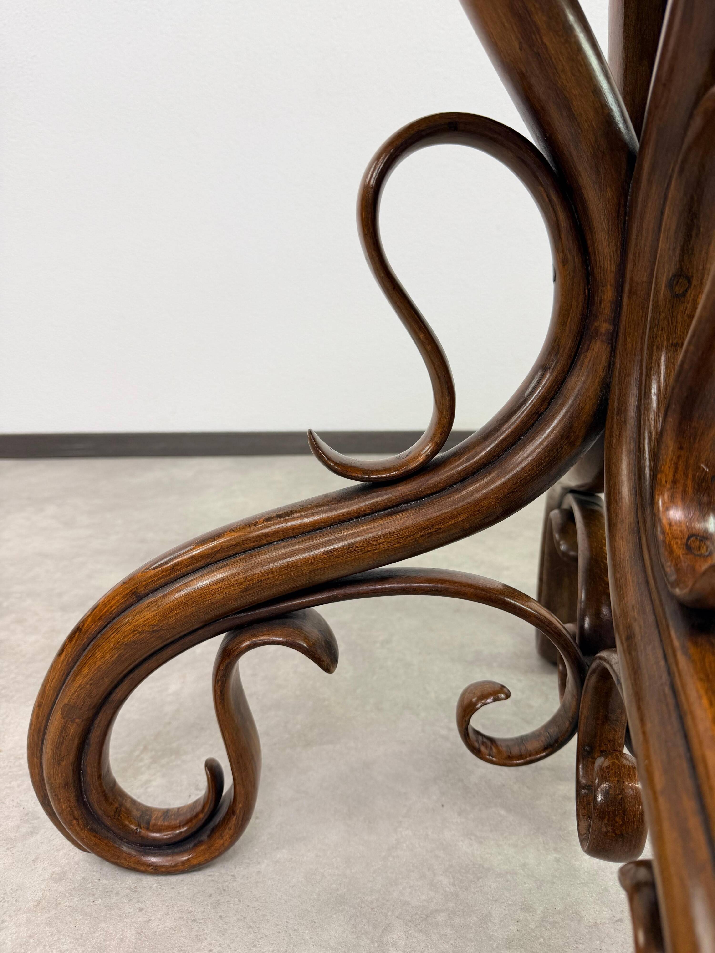 Table de salon antique rare « Gebrüder Thonet », Model No. 1