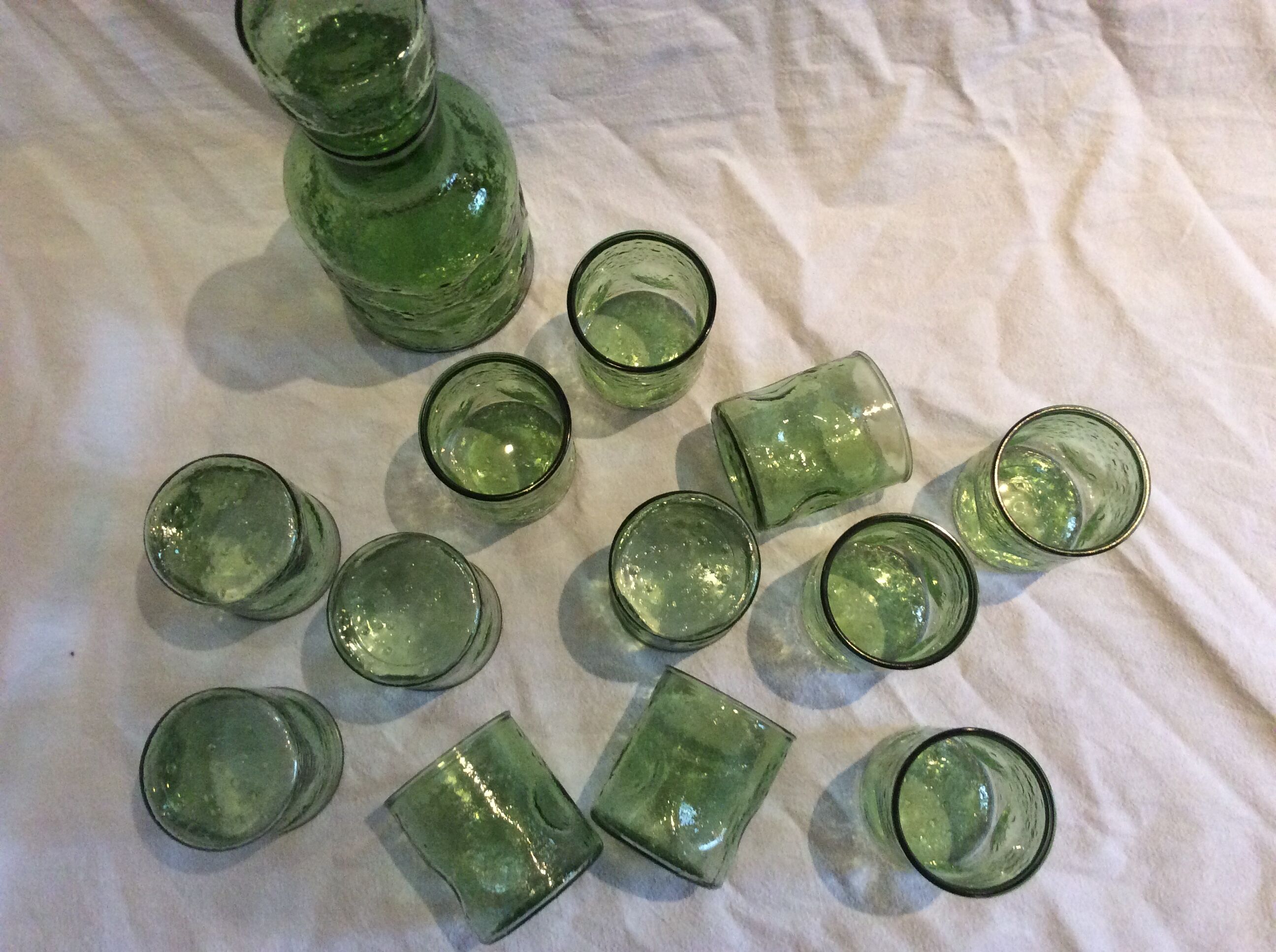 Ensemble de 12 verres avec leur carafe assortie
