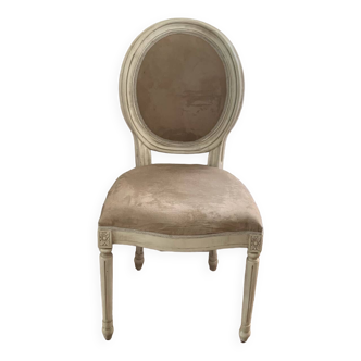 Medallion chair