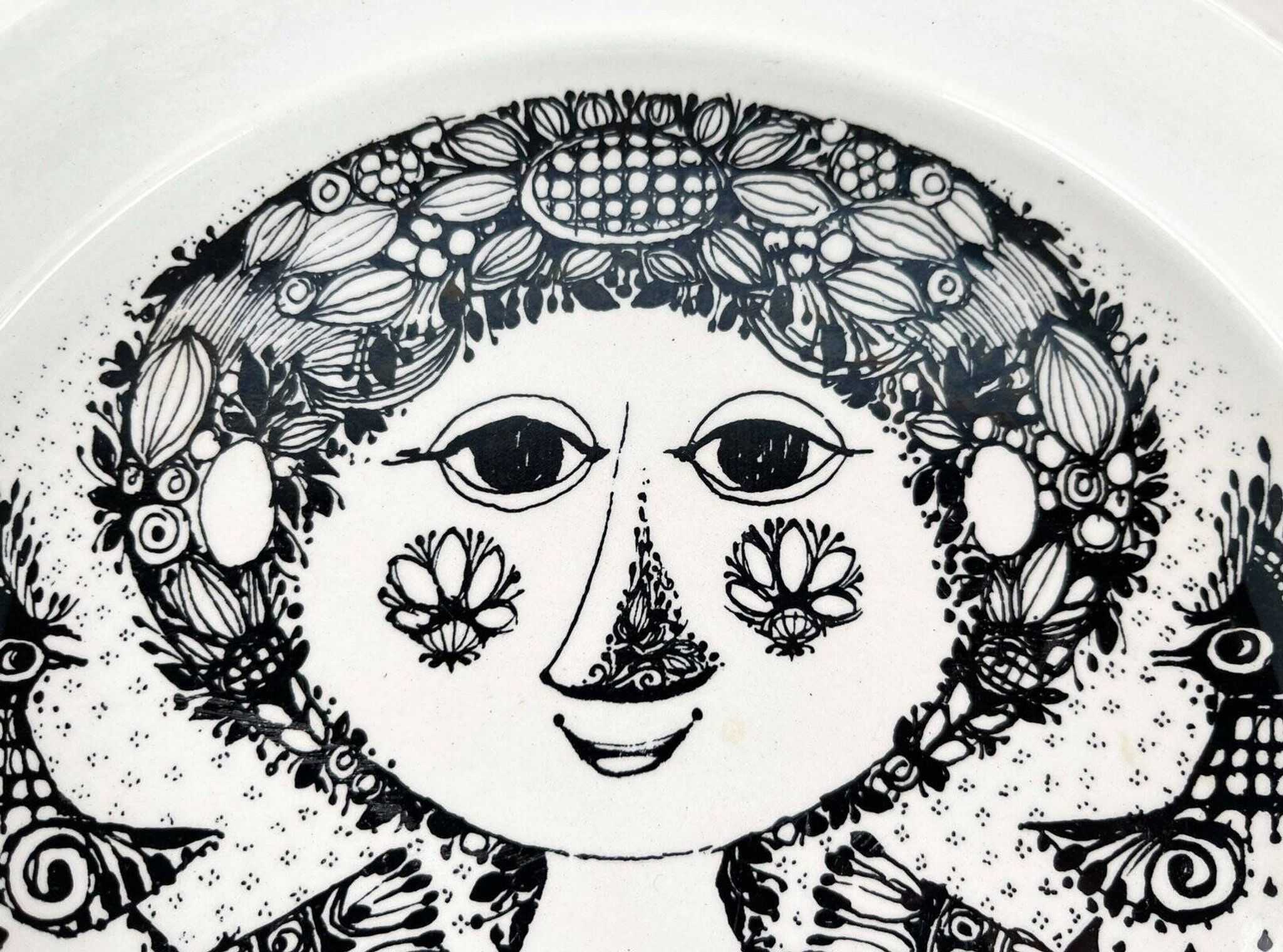 Modern Danish Flora bowl from the mid-century by Bjørn Wiinblad for Nymölle, Denmark, 1960s.