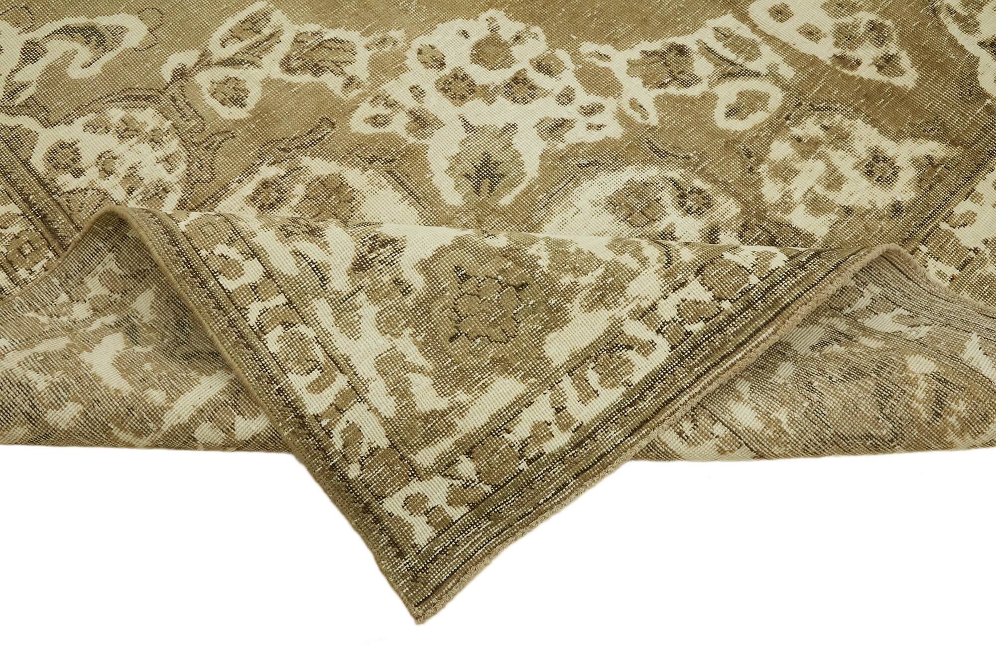 286 cm x 374 cm beige wool carpet