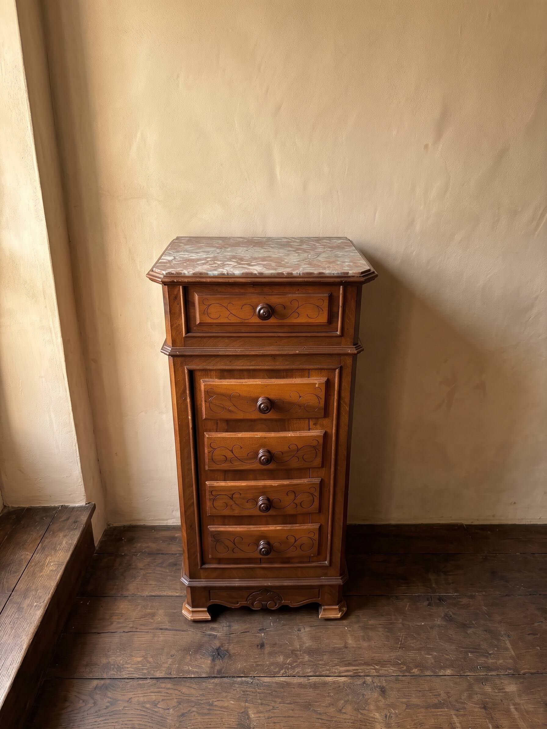 Meuble ancien