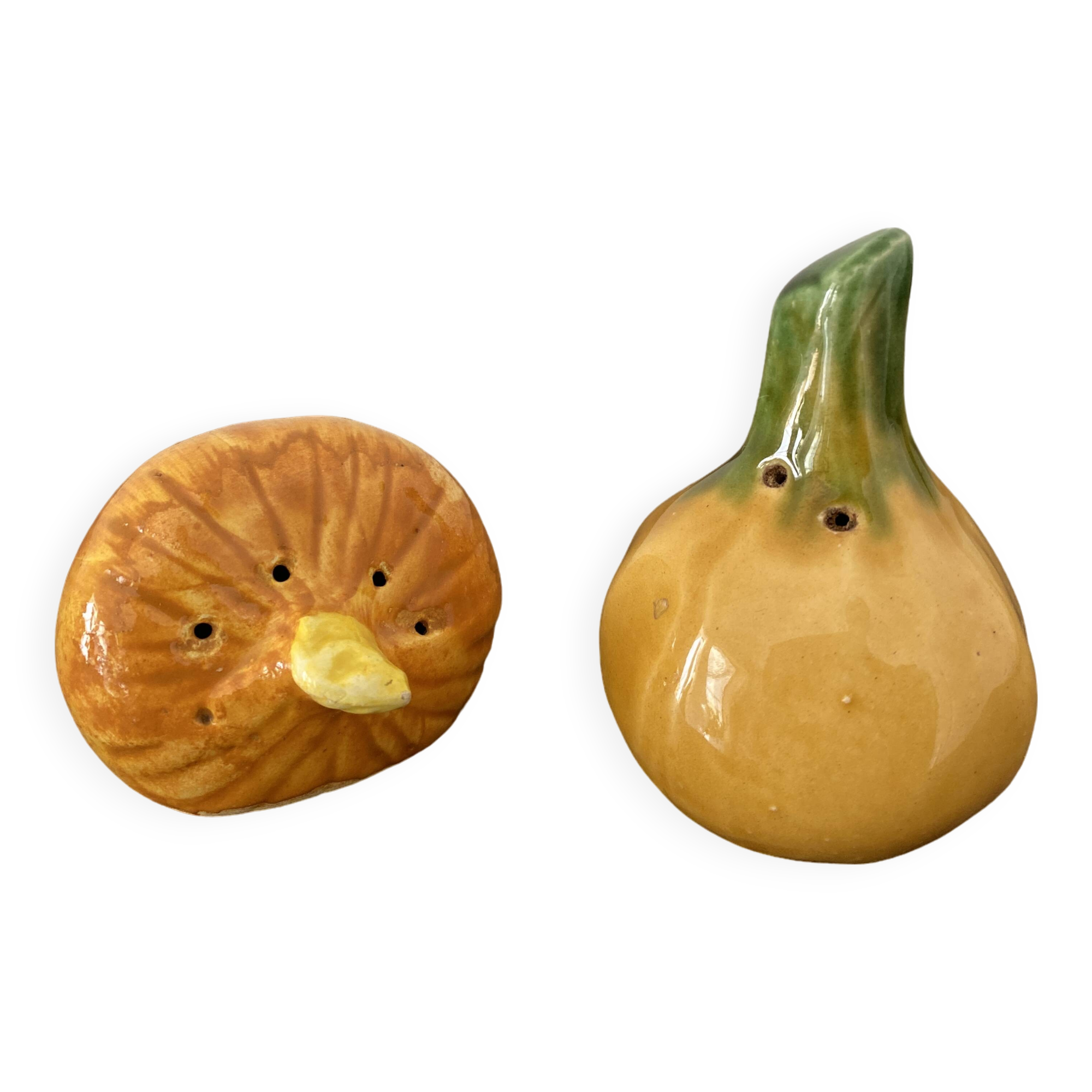 Vintage barbotine pepper and salt shaker in the shape of garlic and onion
