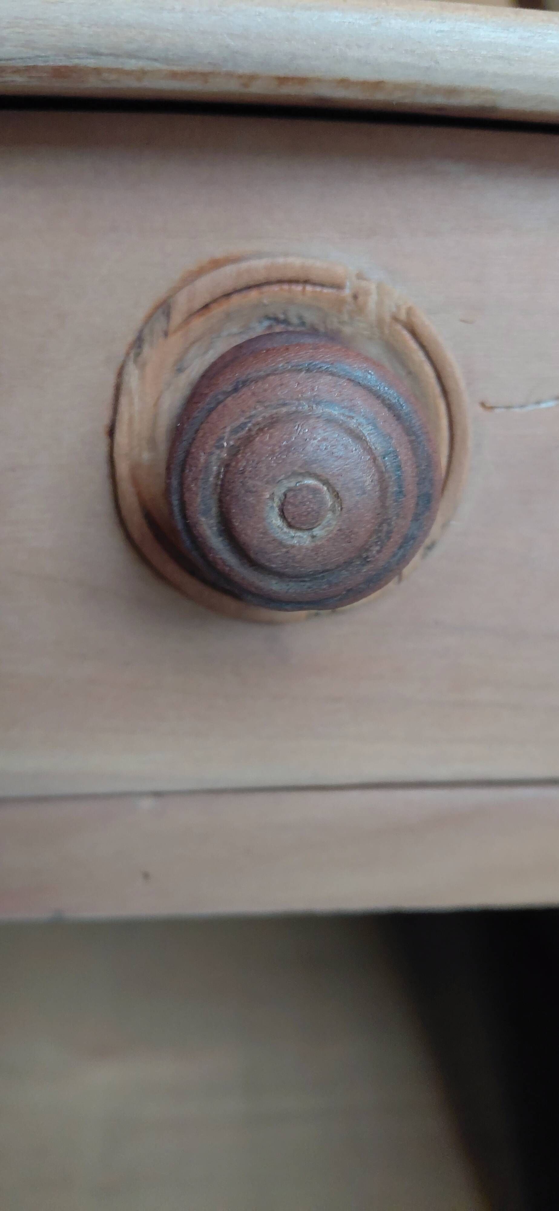 Chevet ancien fabrication artisanale