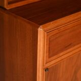 Nordic bookcase with sideboard