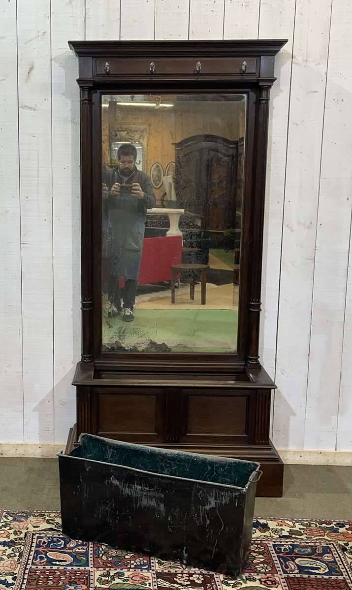 Vestiaire en chêne de la fin XIXème avec sa jardinière