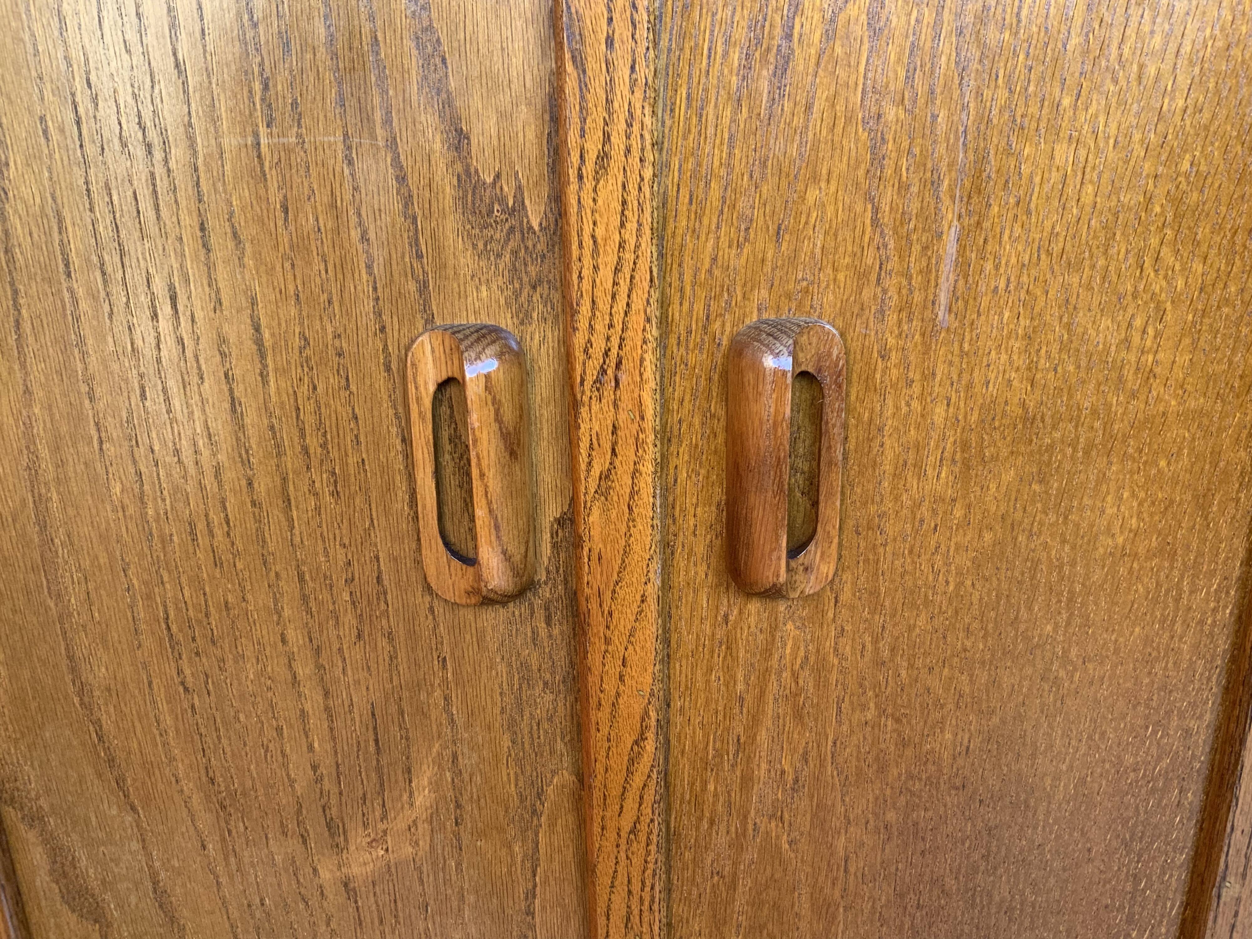 Cabinet with lockers