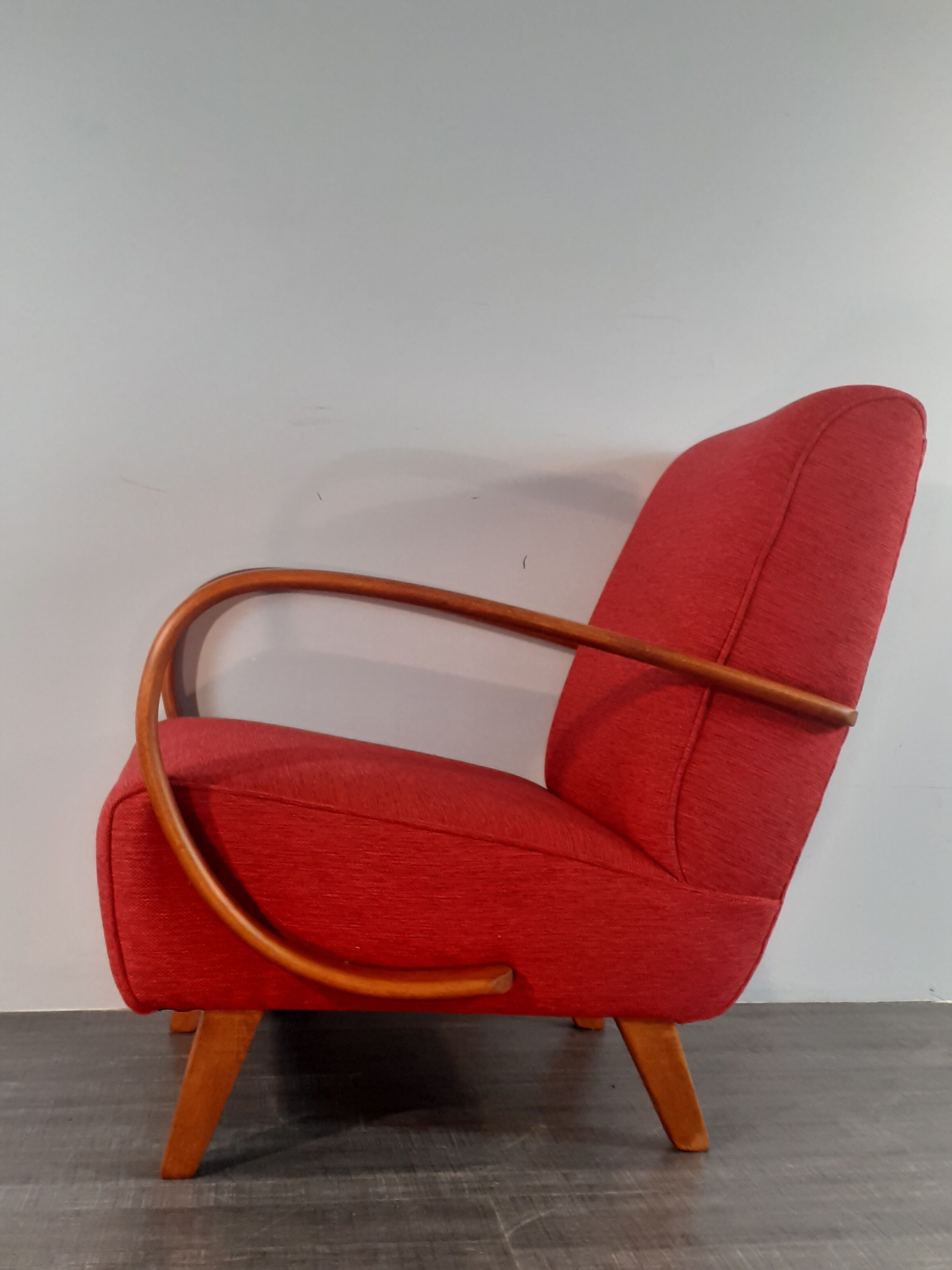 Pair of H262 armchairs by Jindrich Halabala, Czech Art Deco 1940s