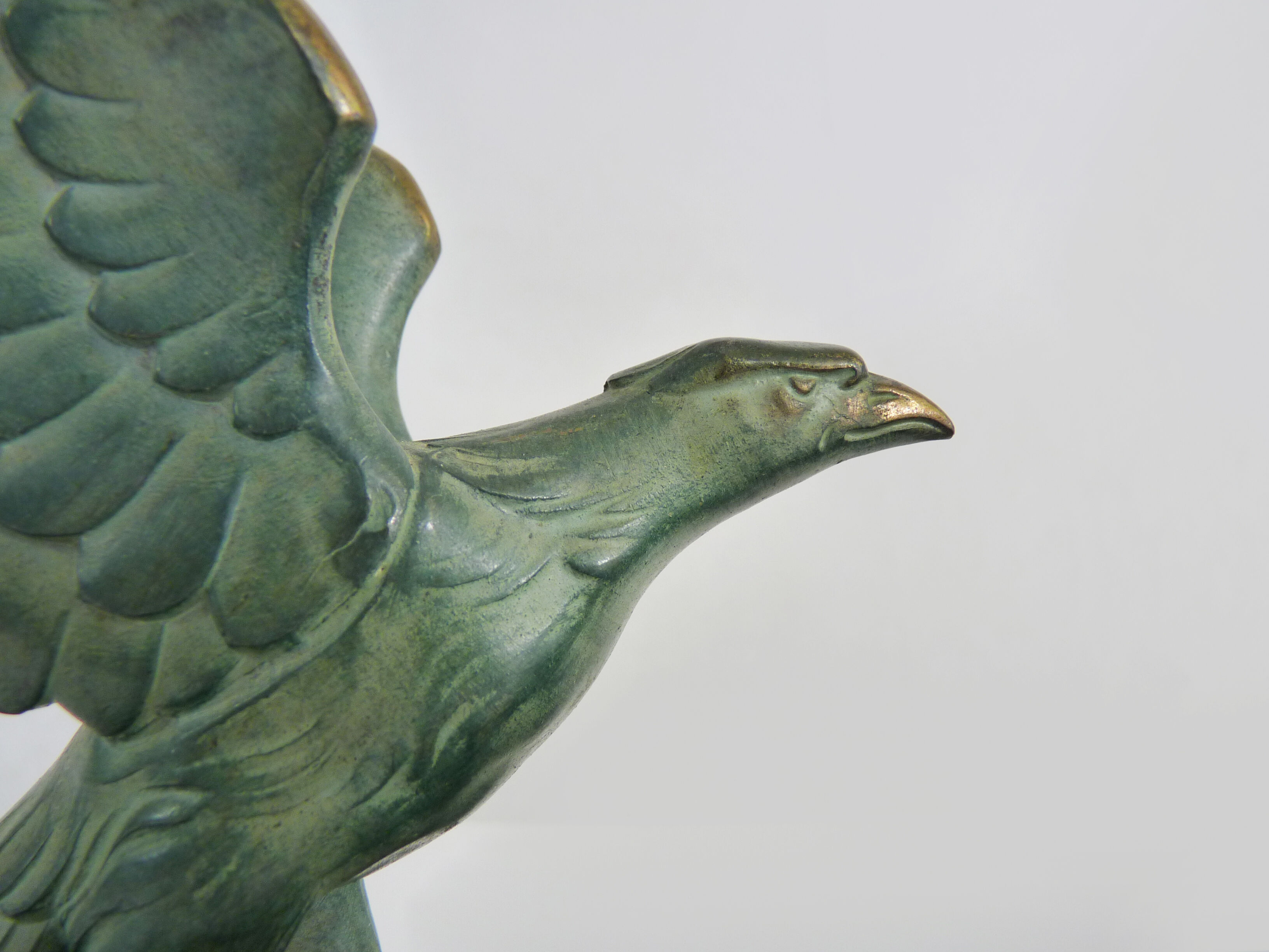 Pair of art deco eagle bookbands in marble and regulates, eagle bookbands. Year 30
