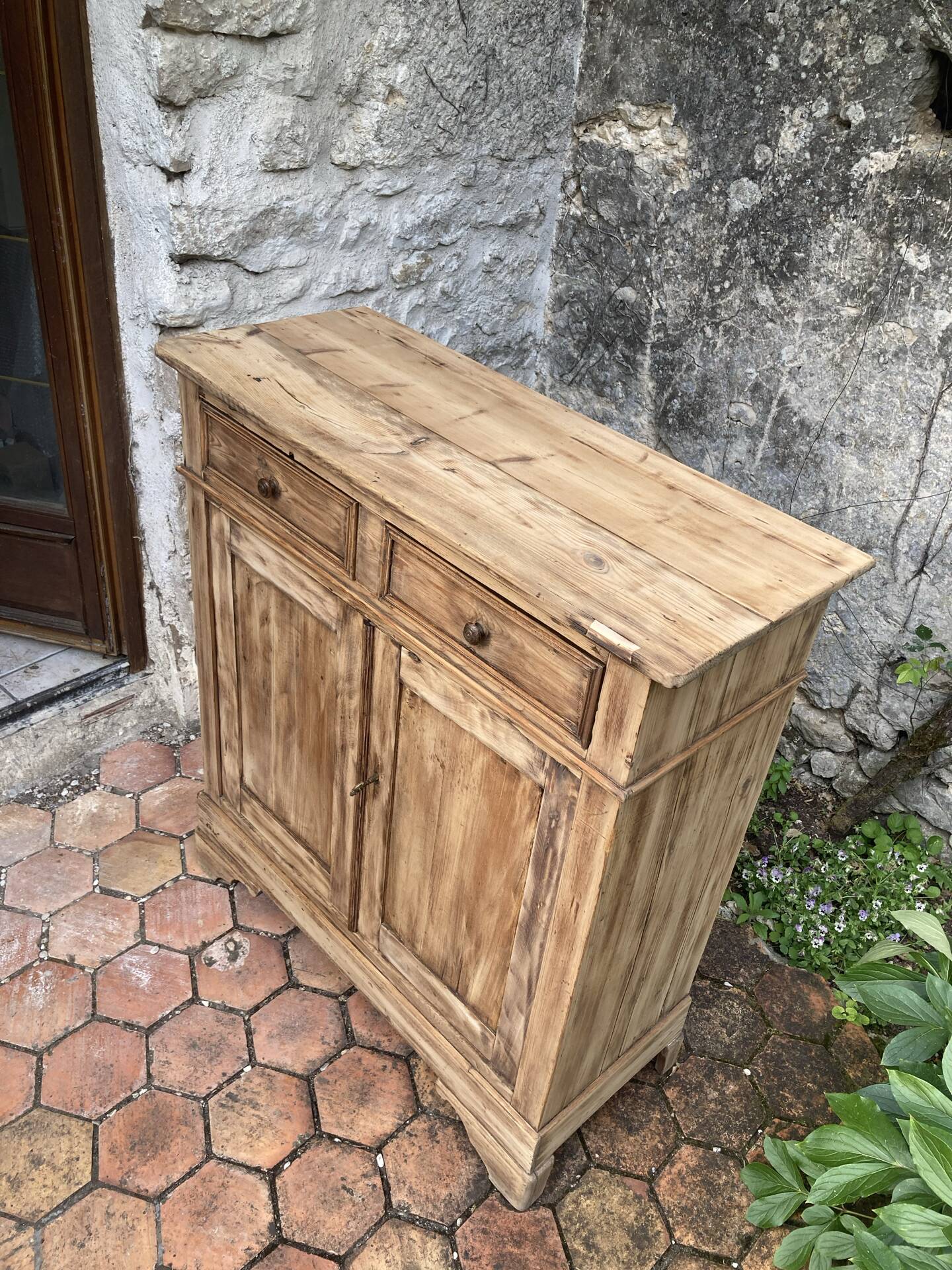 Old buffet