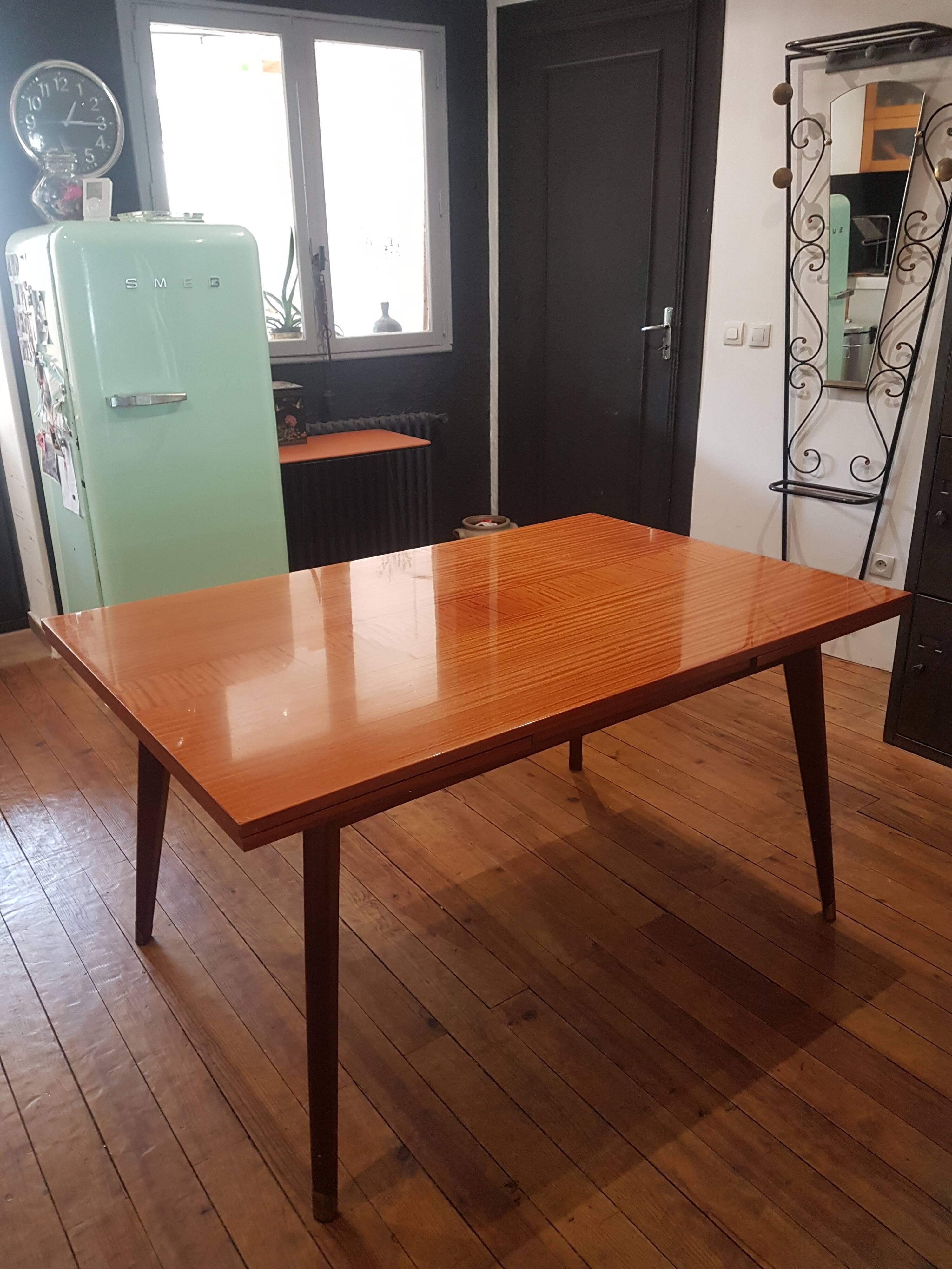Table with extensions compass legs