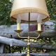Lampe de table vintage classique Français bouillotte avec deux lumières en laiton style Art Déco en ligne droite